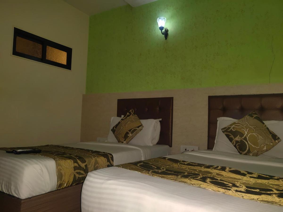 Hotel Golden Nest Popular Residency Мумбаи Экстерьер фото