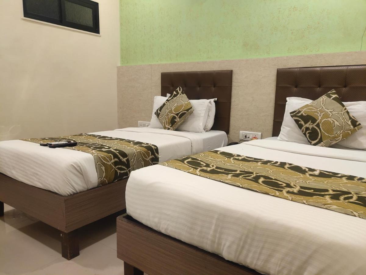 Hotel Golden Nest Popular Residency Мумбаи Экстерьер фото
