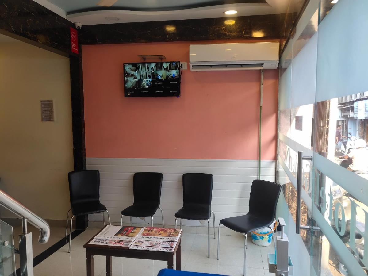 Hotel Golden Nest Popular Residency Мумбаи Экстерьер фото